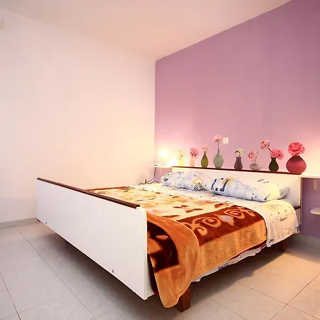 Tri Zala 174a Korčula