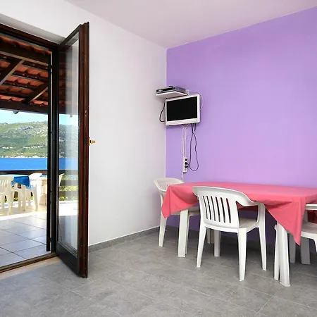 Tri Zala 174a Korčula